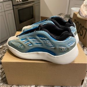 Yeezy 700 Arzareth toddler 10k